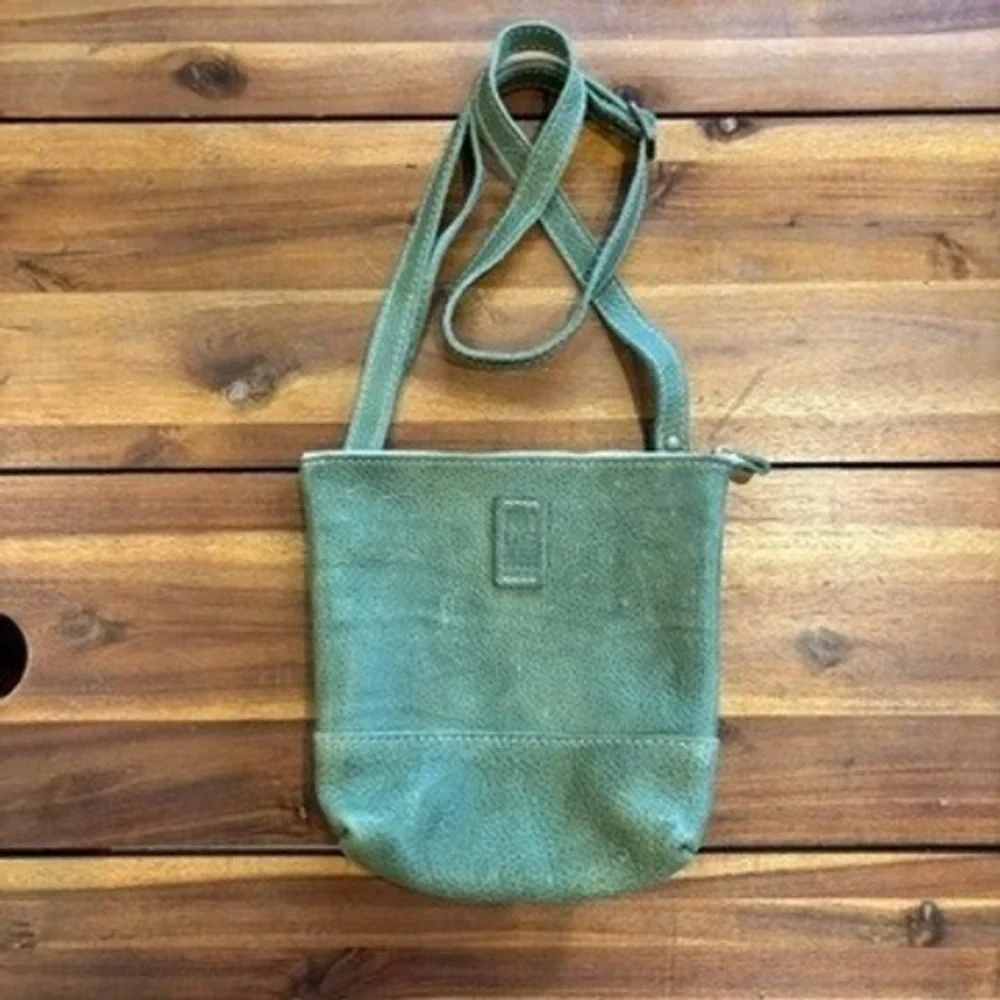 Portland Leather Festival Crossbody Green Pebbled Leather Minimalist Boho Bag - Picture 2 of 7